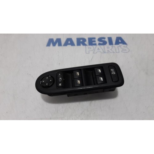 Peugeot - 508 - Multi-functional window switch