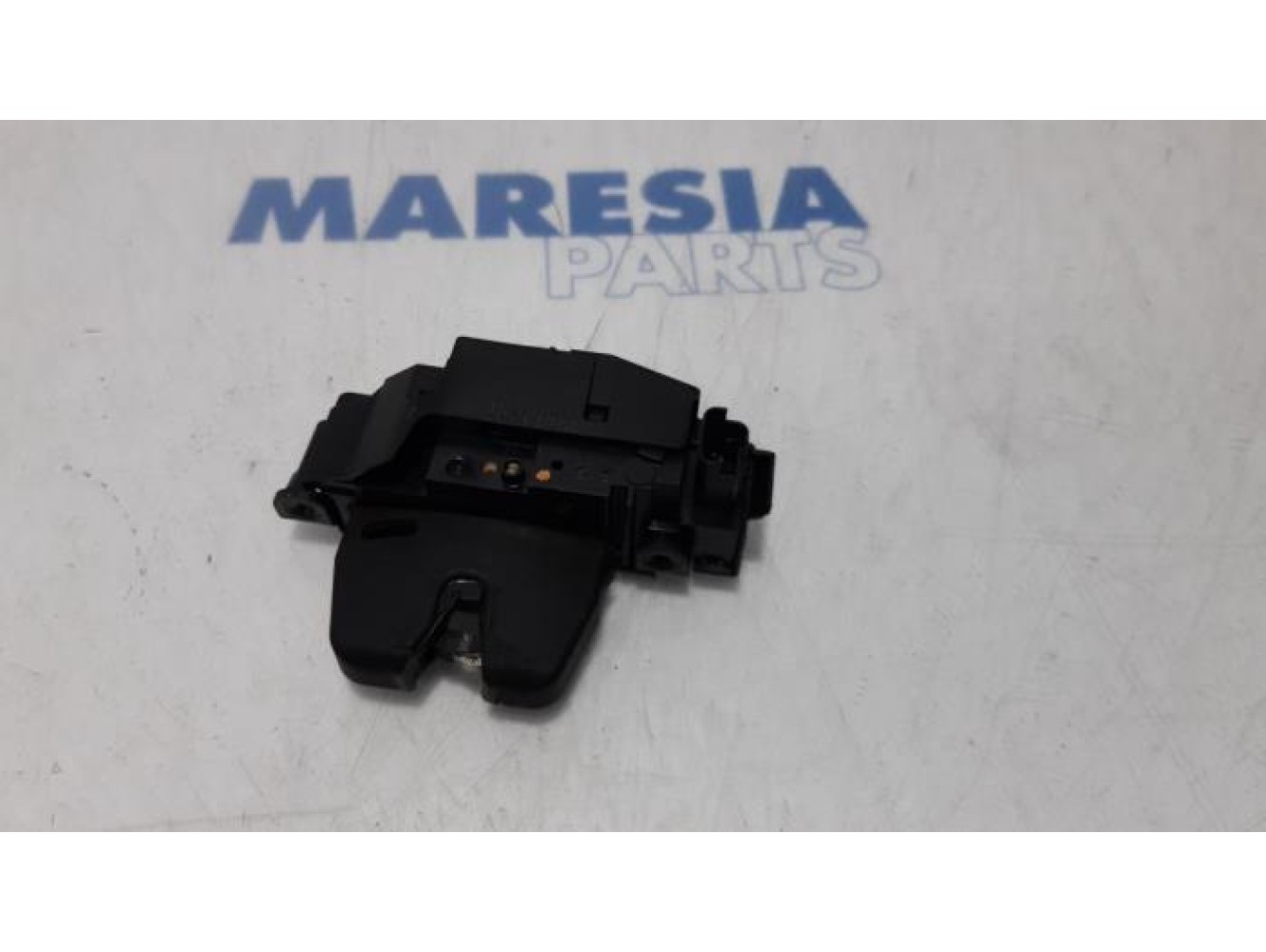 Peugeot - 508 - Tailgate lock mechanism
