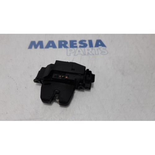 Peugeot - 508 - Tailgate lock mechanism