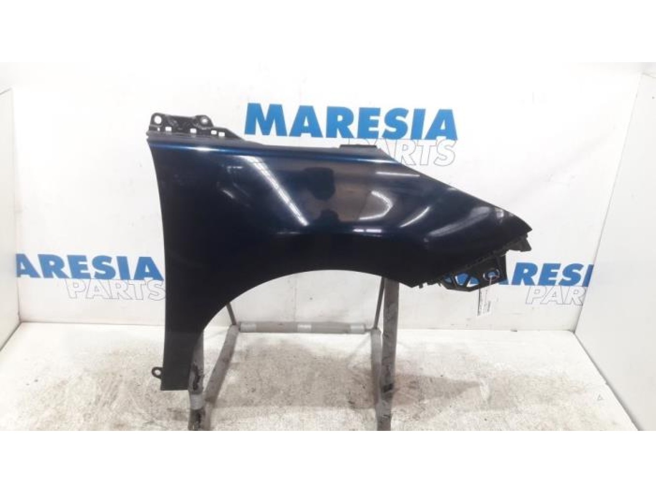 Peugeot - 5008 - Front wing, right