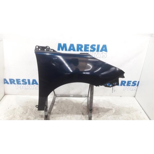 Peugeot - 5008 - Front wing, right