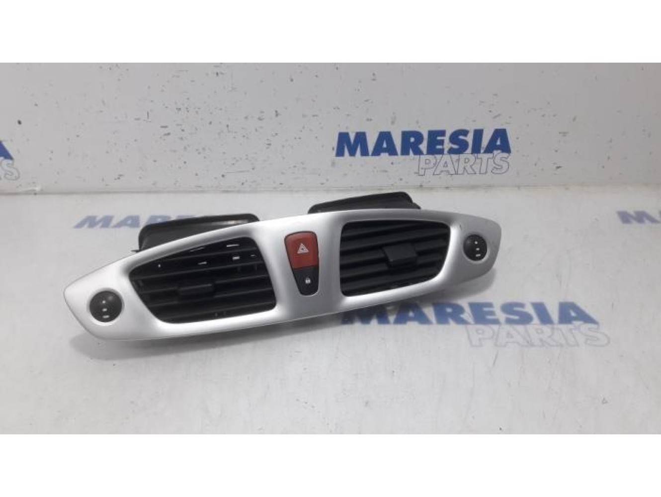 Renault - Scenic - Dashboard vent