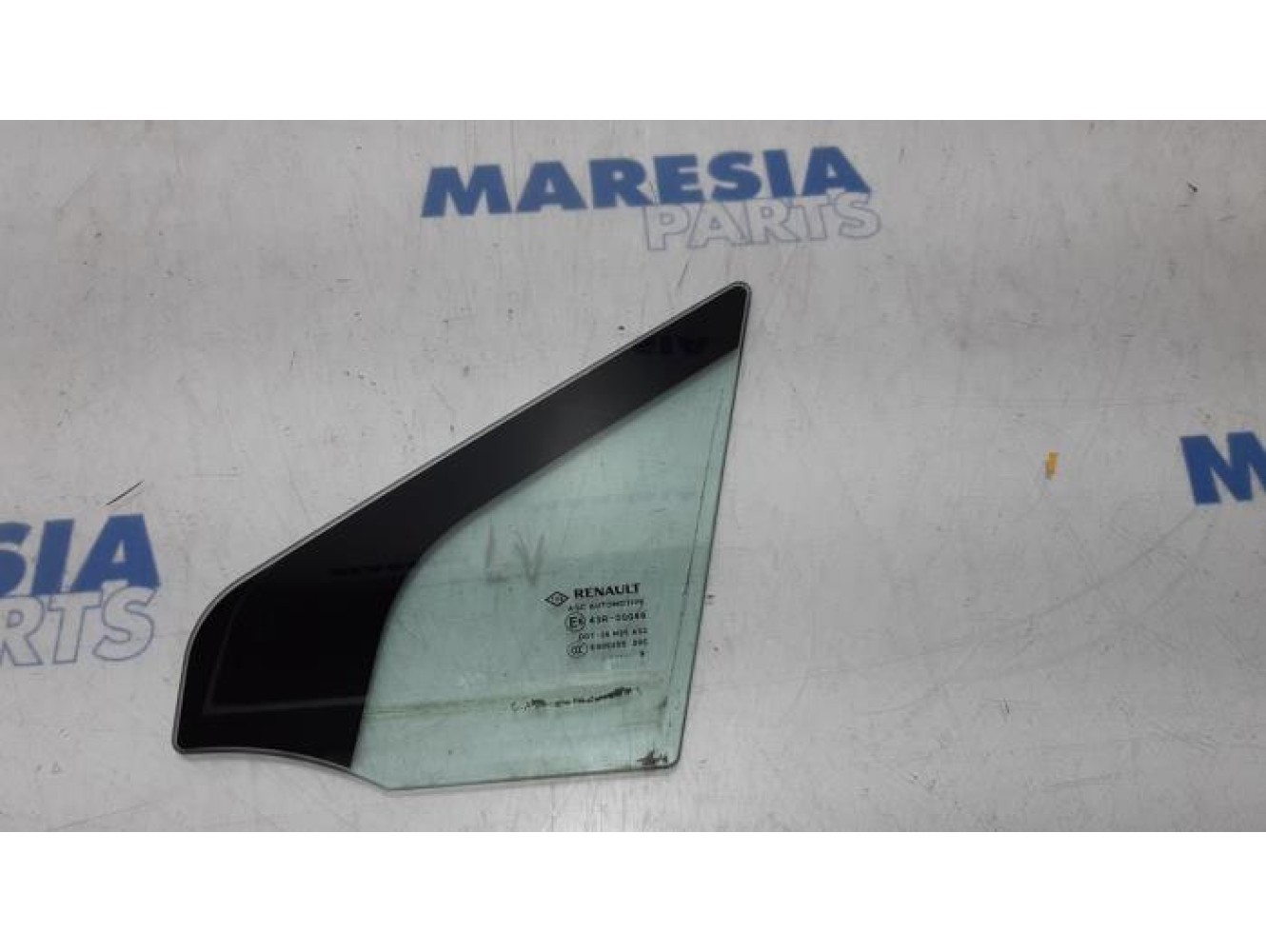 Renault - Scenic - Quarter light, front left