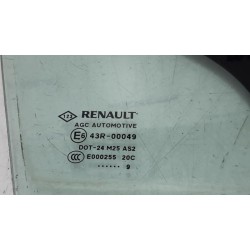 Renault - Scenic - Quarter light, front right