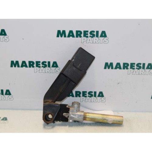 Renault - Kangoo - Gordelspanner links