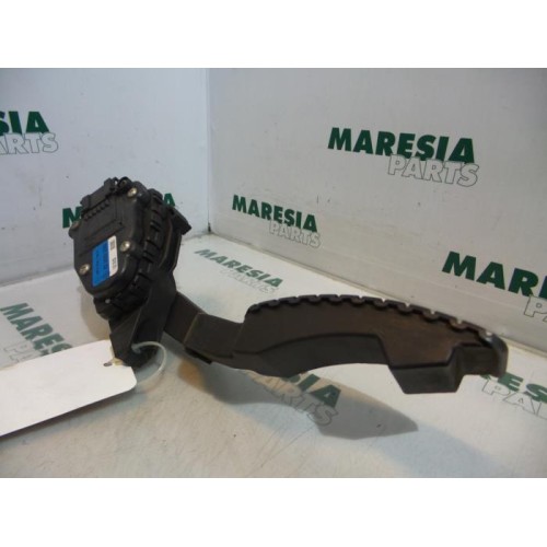 Renault - Laguna - Throttle pedal position sensor
