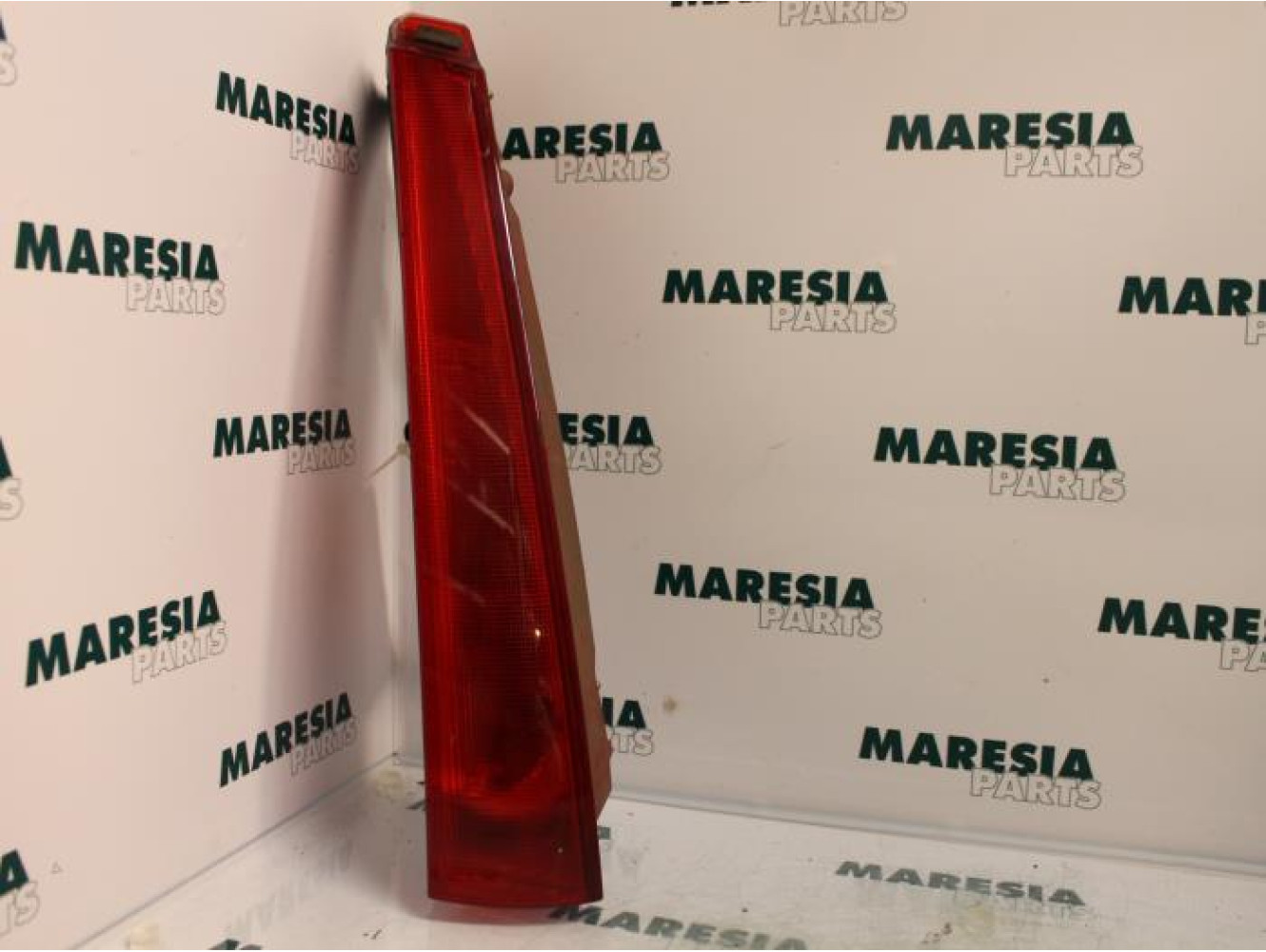 Citroen - C5 - Taillight, right