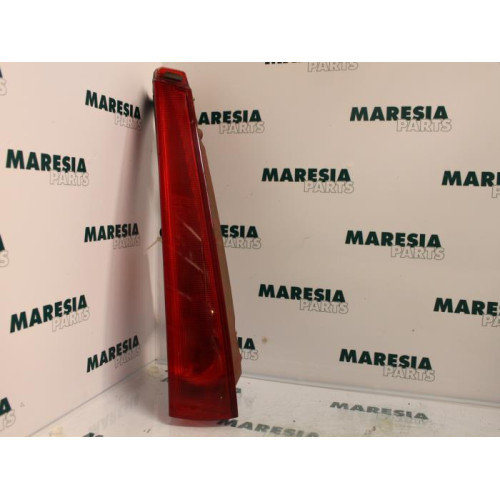 Citroen - C5 - Taillight, right