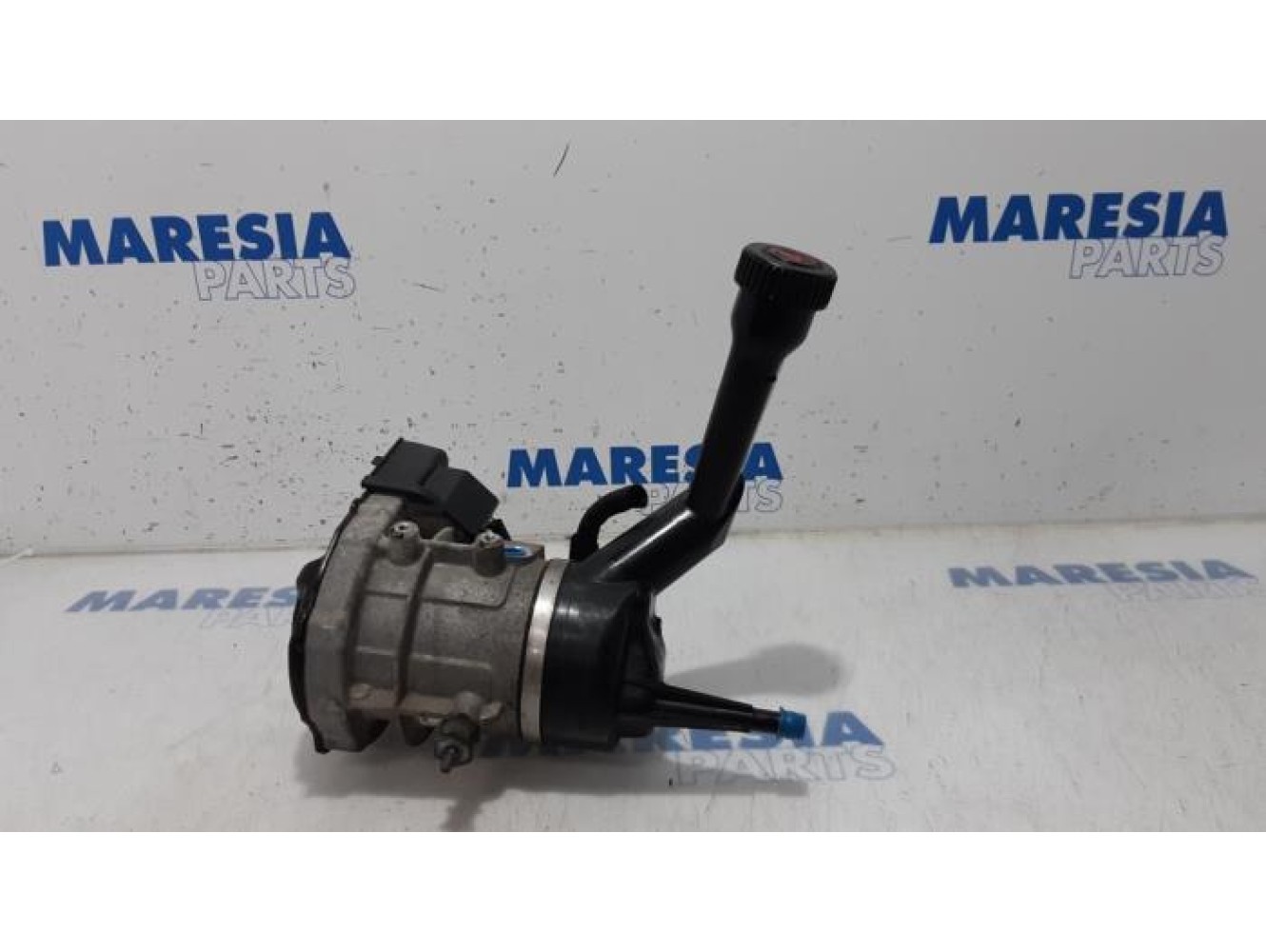 Peugeot - 308 - Power steering pump