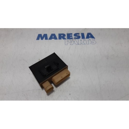 Peugeot - Partner - Glow plug relay