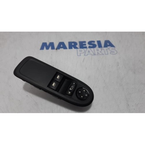 Peugeot - 308 - Multi-functional window switch