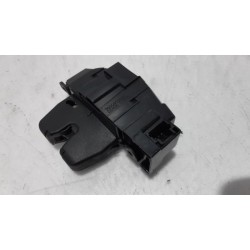 Peugeot - 308 - Tailgate lock mechanism