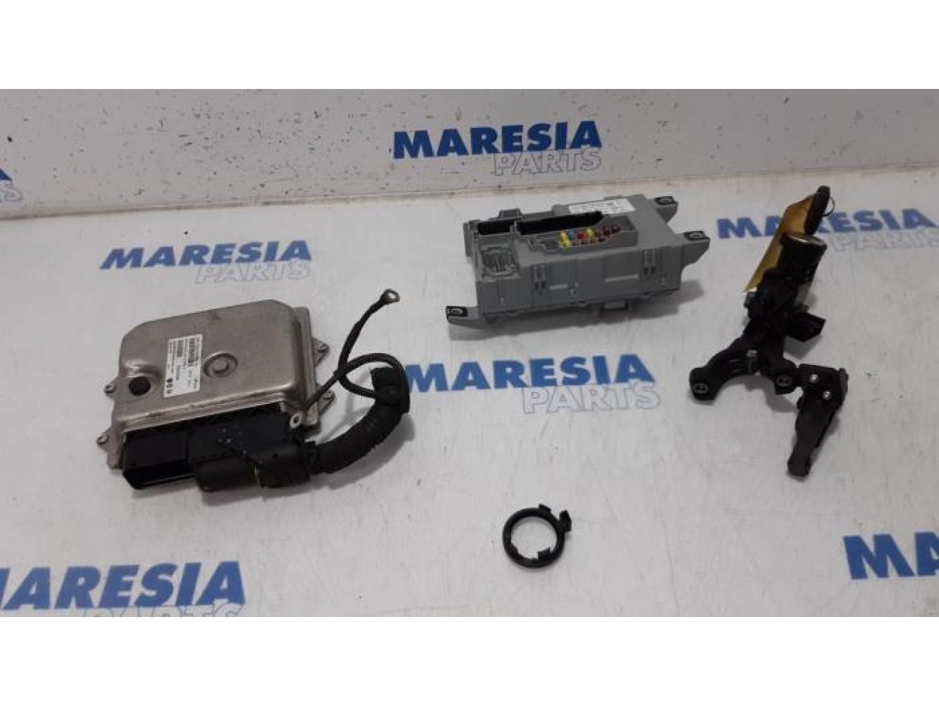 Opel - Combo - Engine management computer