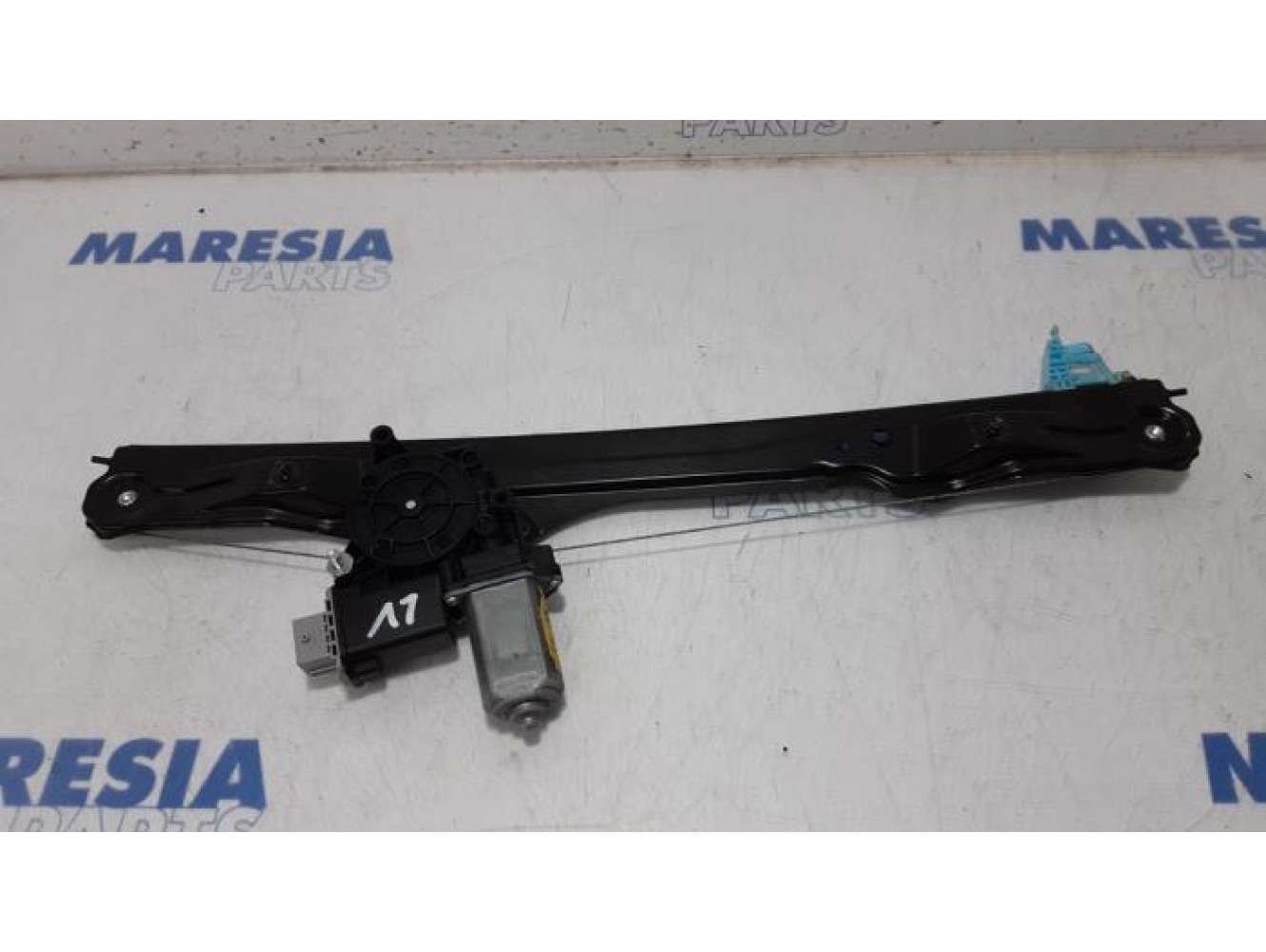 Opel - Combo - Window mechanism 2-door, front left