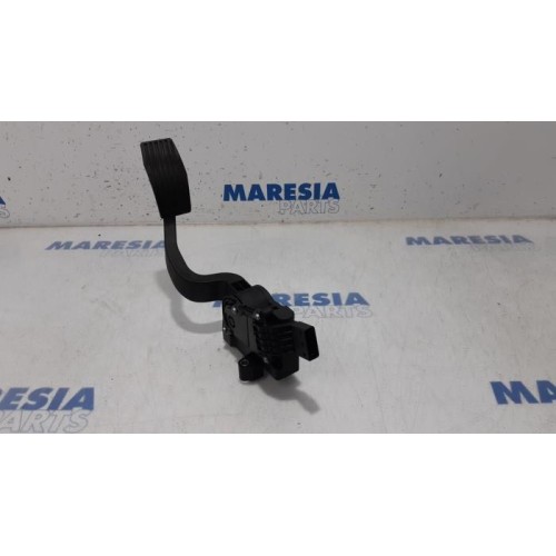 Opel - Combo - Gaspedalposition Sensor