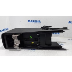 Peugeot - 5008 - Middle console