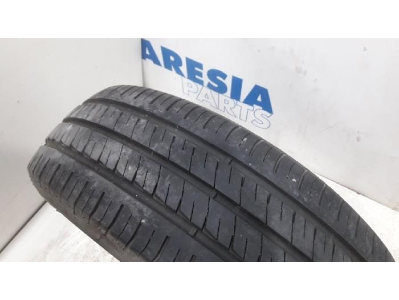 Opel - Vivaro - Tyre