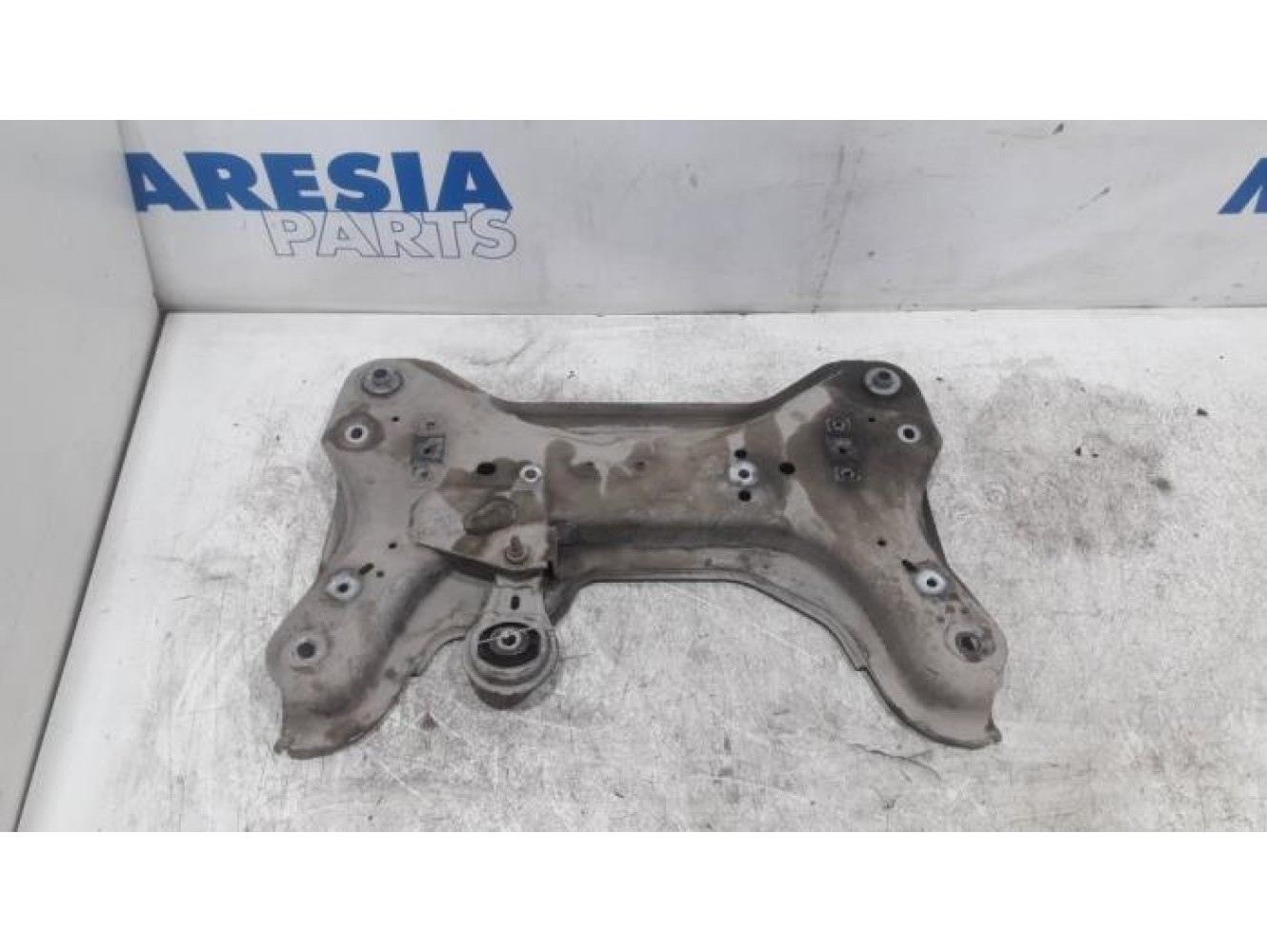Opel - Vivaro - Subframe
