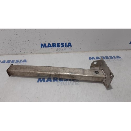 Peugeot - 5008 - Subframe
