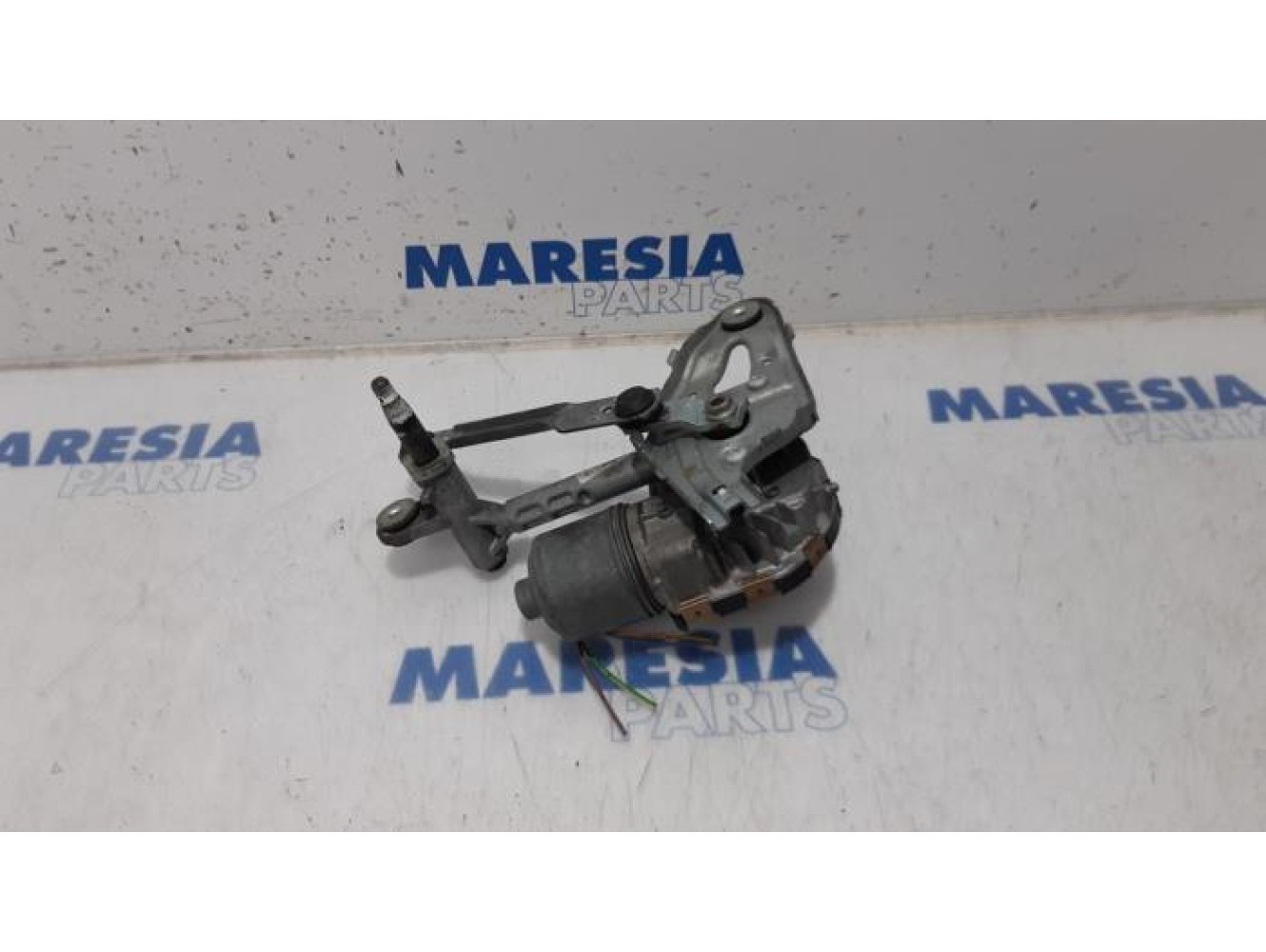 Peugeot - 5008 - Front wiper motor