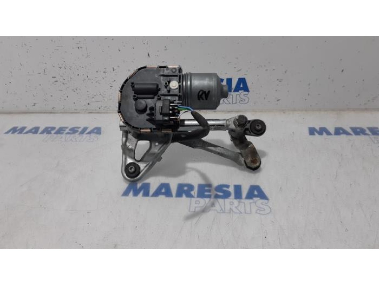 Peugeot - 5008 - Front wiper motor