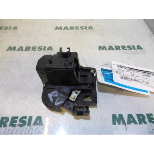 Renault - Megane Scenic - Front door lock mechanism 4-door, right