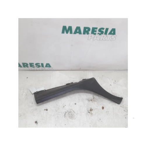 Renault - Megane Scenic - Side skirt, right