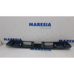 Peugeot - 5008 - Tailgate lock mechanism
