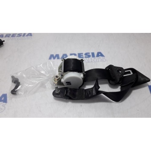 Peugeot - 5008 - Rear seatbelt, left