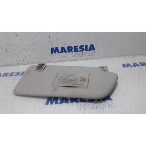 Peugeot - 5008 - Sun visor
