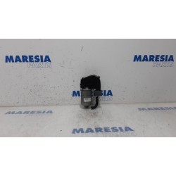 Opel - Vivaro - Front wiper motor