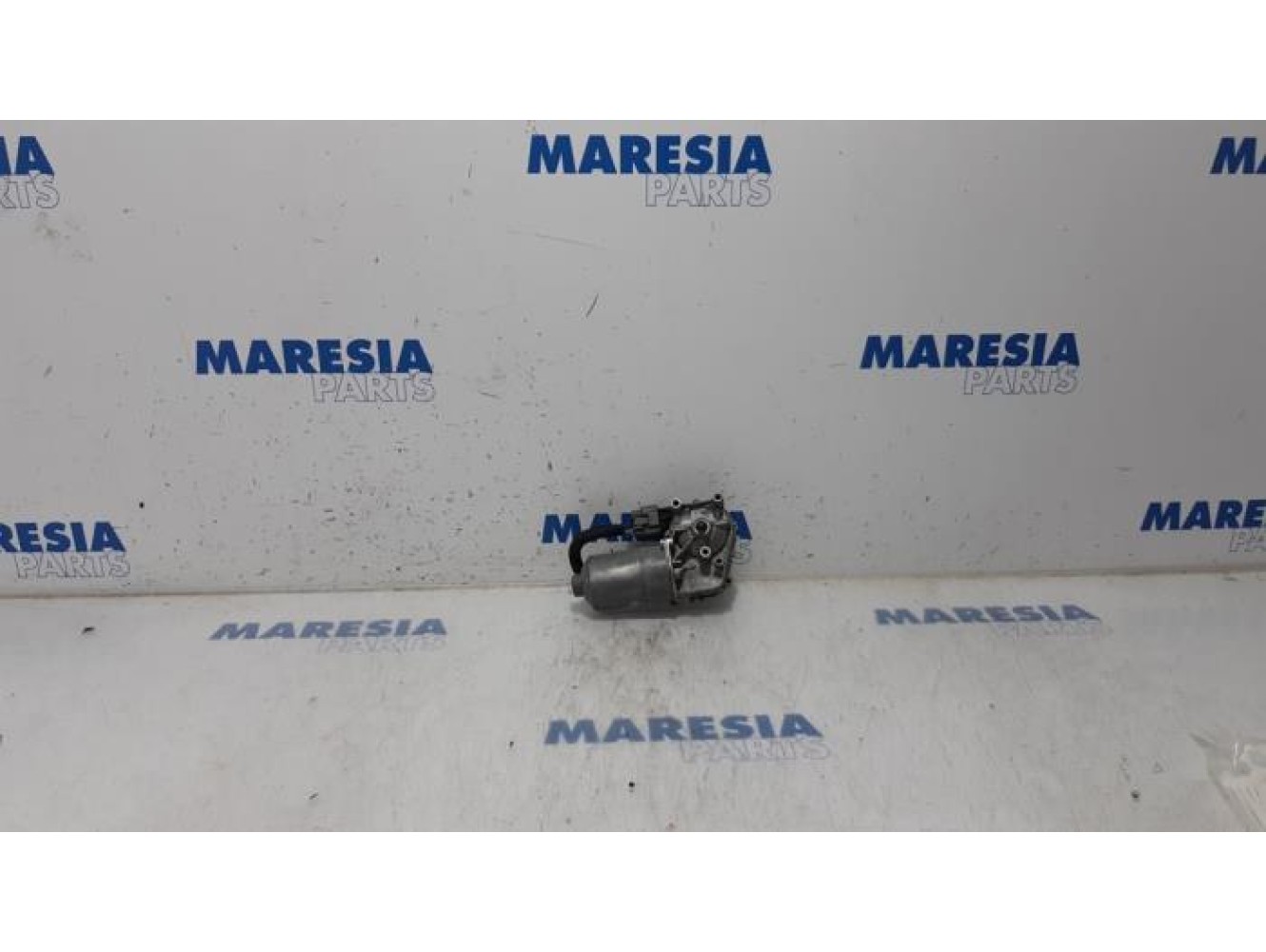 Opel - Vivaro - Front wiper motor