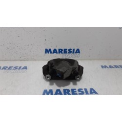 Renault - Megane - Front brake calliper, left