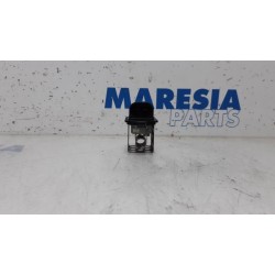 Renault - Megane - Cooling fan resistor