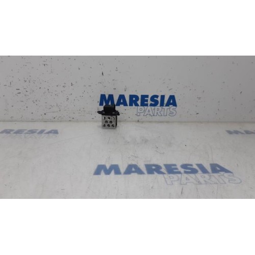 Renault - Megane - Cooling fan resistor