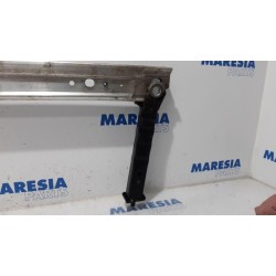 Renault - Megane - Radiator bar