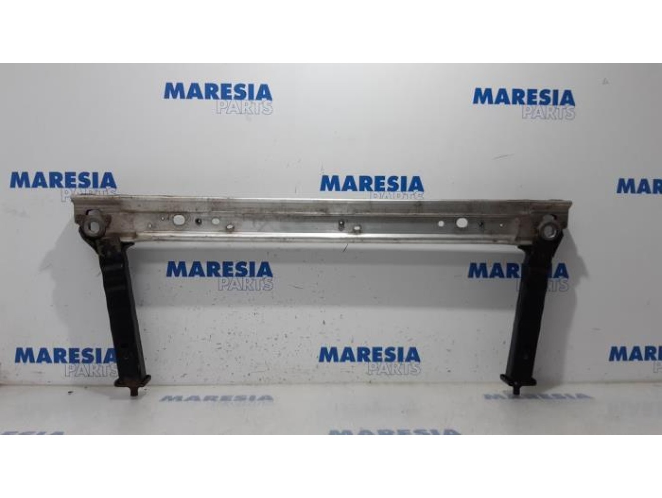 Renault - Megane - Radiator bar