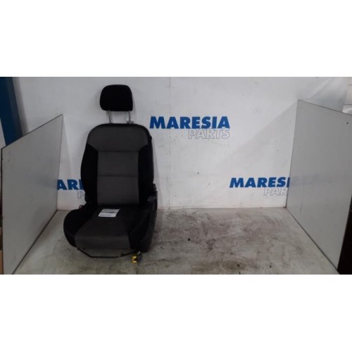 Peugeot - 207 - Sitz links
