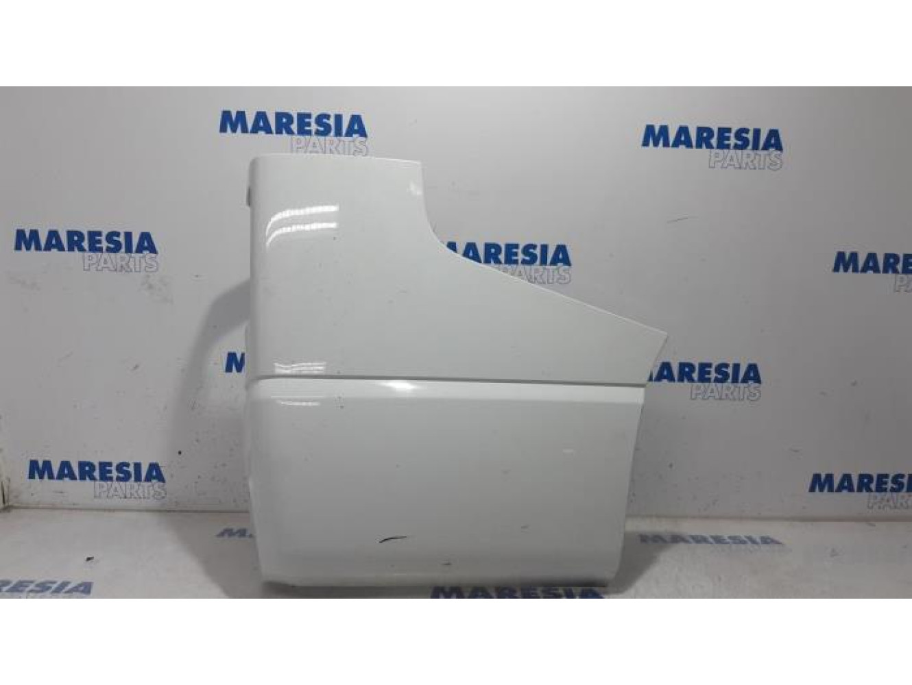 Opel - Vivaro - Rear bumper component, right