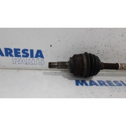 Peugeot - 207 - Aandrijfas links-voor
