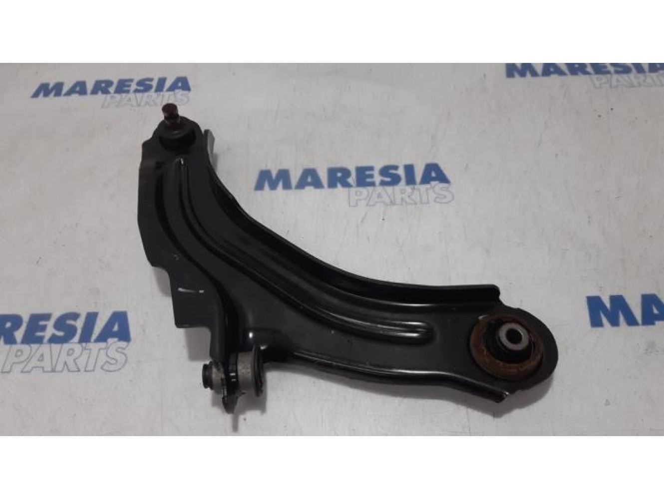 Renault - ZOE - Front lower wishbone, right
