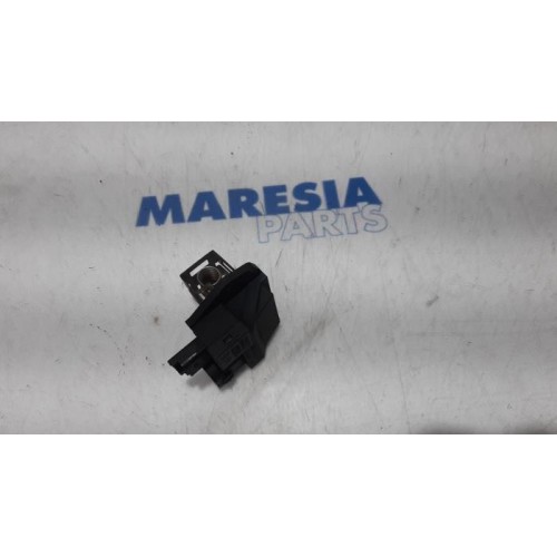 Peugeot - 207 - Cooling fan resistor