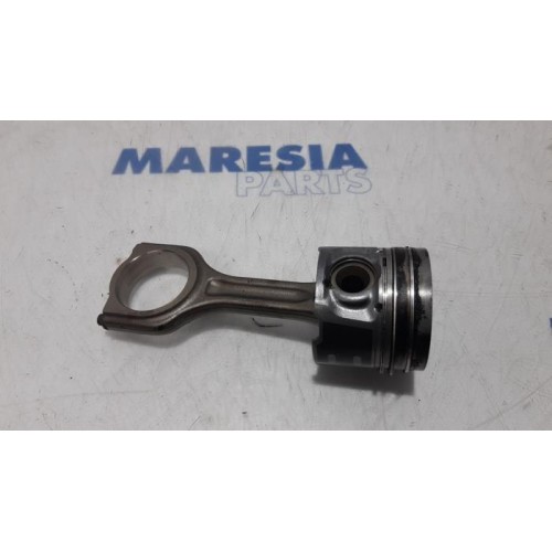 Peugeot - 5008 - Piston