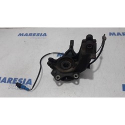 Citroen - C3 - Fusee links-voor