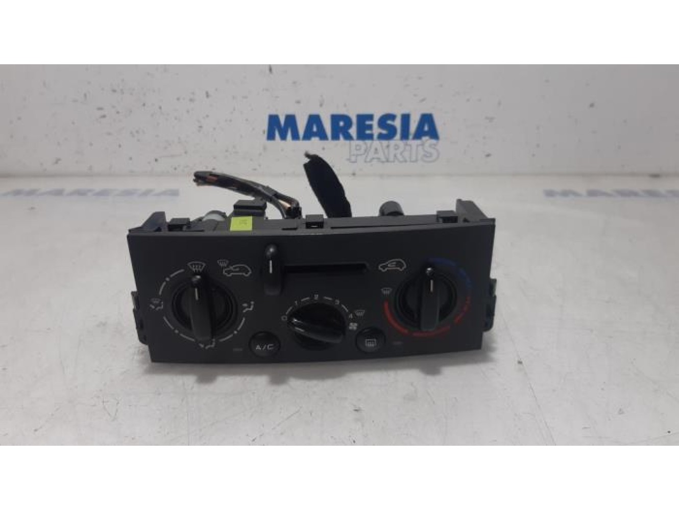 Peugeot - 207 - Panneau de commandes chauffage