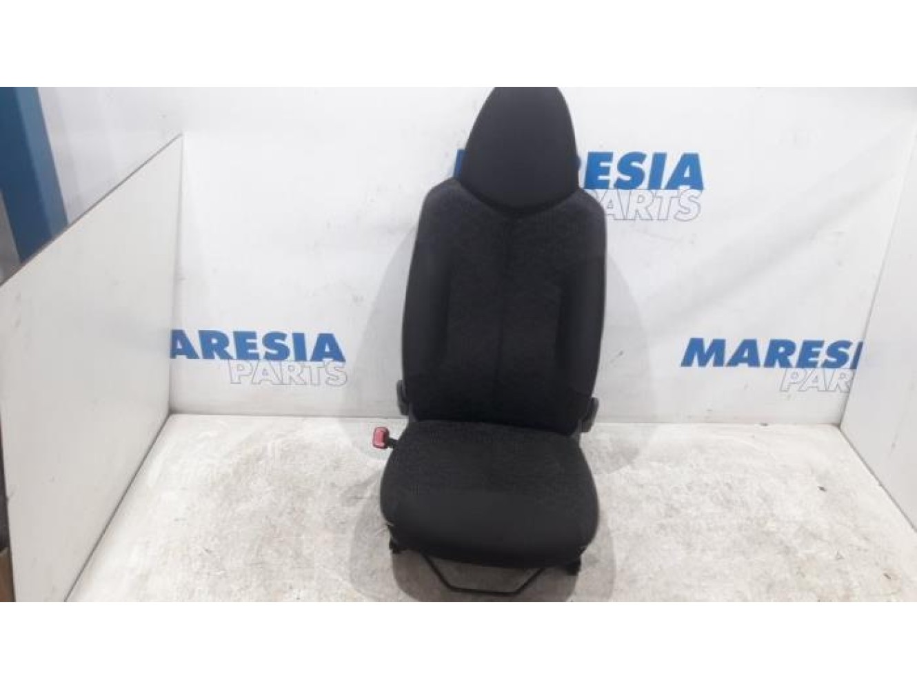 Peugeot - 107 - Sitz links