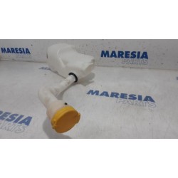 Renault - ZOE - Front windscreen washer reservoir