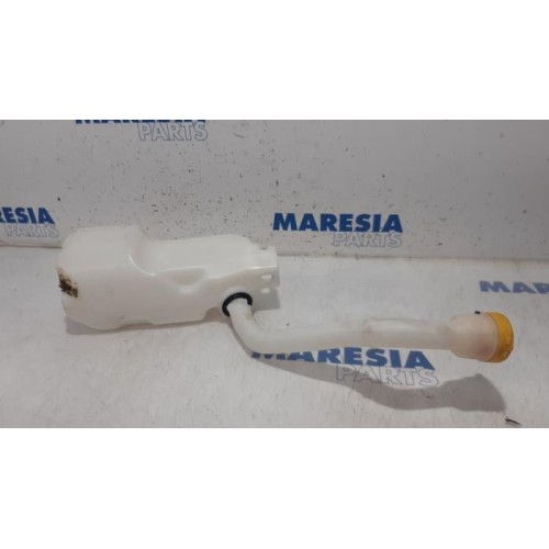 Renault - ZOE - Front windscreen washer reservoir
