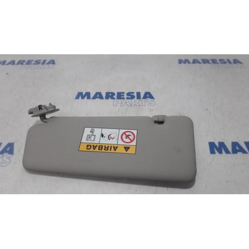 Renault - ZOE - Sun visor