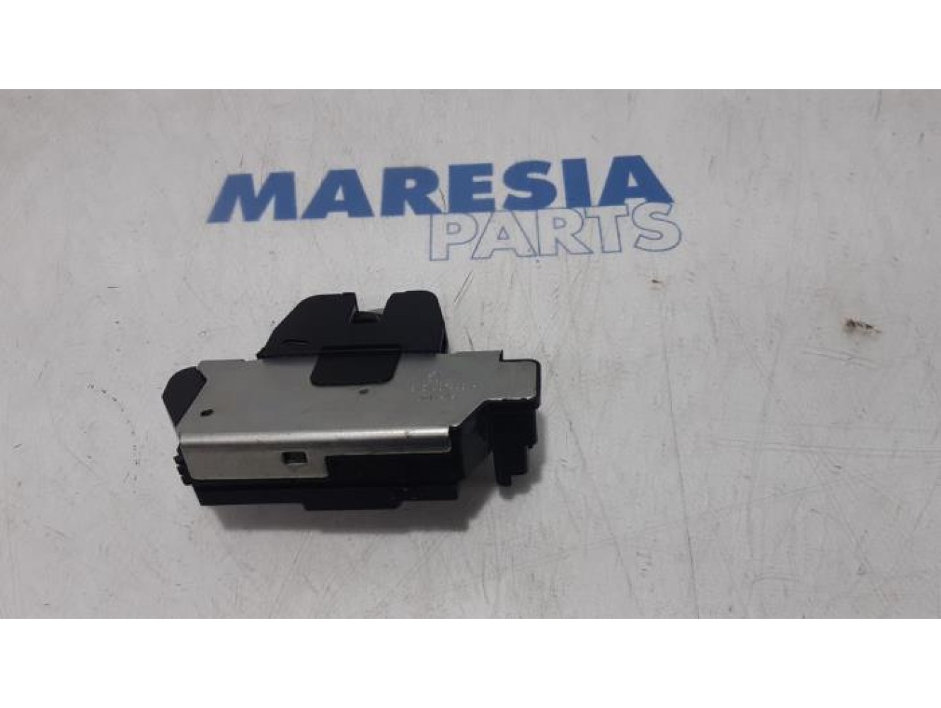 Citroen - C3 - Tailgate lock mechanism